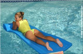 Christina Model feet photo thumbnail