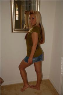 Christina Model feet photo thumbnail