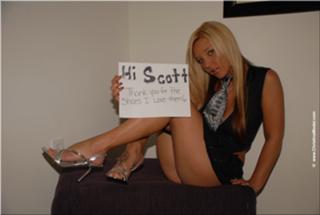 Christina Model feet photo thumbnail