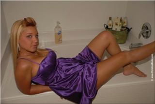 Christina Model feet photo thumbnail