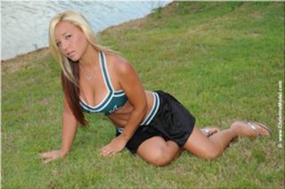 Christina Model feet photo thumbnail