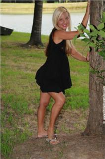 Christina Model feet photo thumbnail