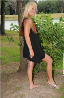 Christina Model feet photo thumbnail