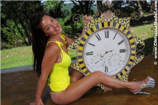 Christina Model feet photo thumbnail