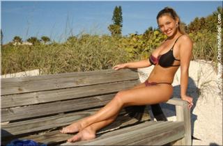 Christina Model feet photo thumbnail