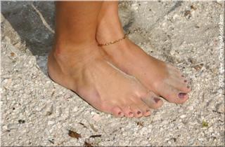 Christina Model feet photo thumbnail