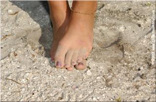Christina Model feet photo thumbnail