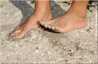 Christina Model feet photo thumbnail