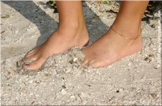 Christina Model feet photo thumbnail