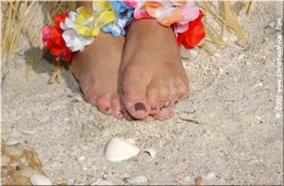 Christina Model feet photo thumbnail