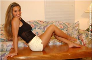 Christina Model feet photo thumbnail