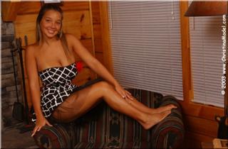 Christina Model feet photo thumbnail