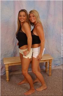 Christina Model feet photo thumbnail