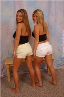 Christina Model feet photo thumbnail