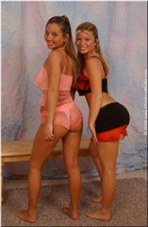 Christina Model feet photo thumbnail