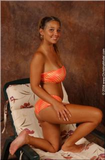 Christina Model feet photo thumbnail