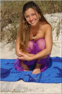 Christina Model feet photo thumbnail