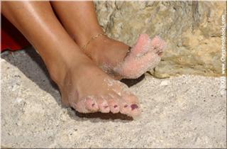 Christina Model feet photo thumbnail