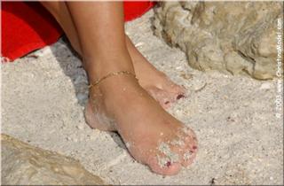 Christina Model feet photo thumbnail