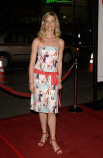 Christina Moore feet photo thumbnail
