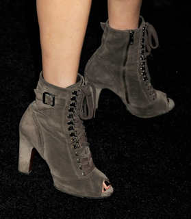 Christina Moore feet photo thumbnail