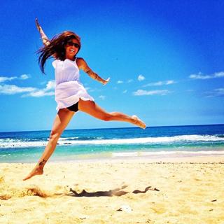 Christina Perri feet photo thumbnail