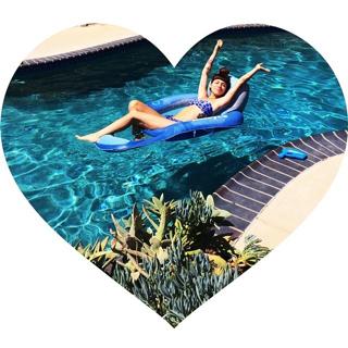 Christina Perri feet photo thumbnail