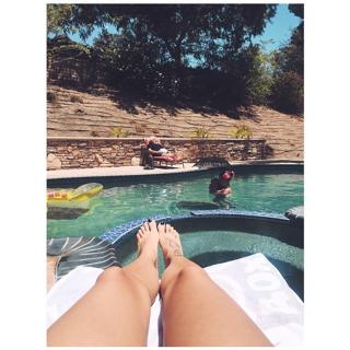 Christina Perri feet photo thumbnail