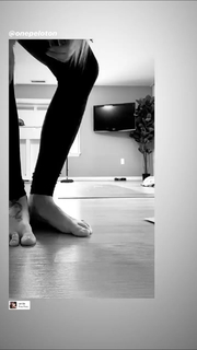 Christina Perri feet photo thumbnail