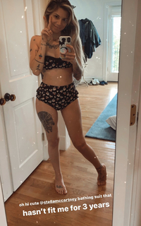 Christina Perri feet photo thumbnail