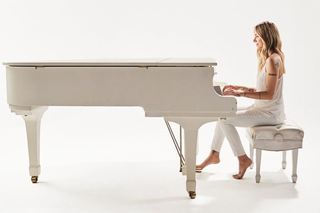 Christina Perri feet photo thumbnail