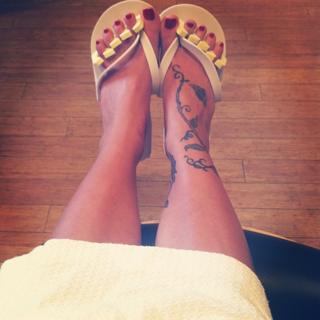 Christina Perri feet photo thumbnail