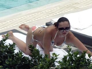 Christina Ricci feet photo thumbnail