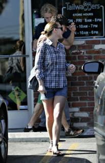 Christina Ricci feet photo thumbnail