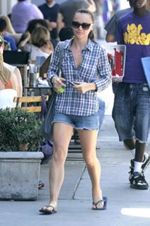 Christina Ricci feet photo thumbnail