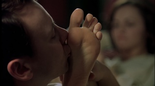 Christina Ricci feet photo thumbnail