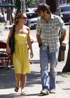 Christina Ricci feet photo thumbnail