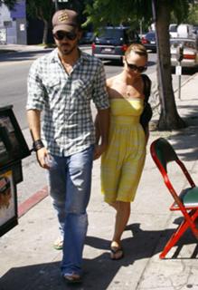 Christina Ricci feet photo thumbnail