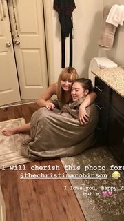 Christina Robinson feet photo 14