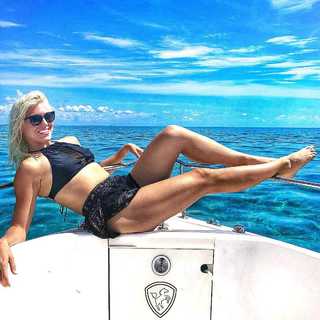 Christina Stewart feet photo 1
