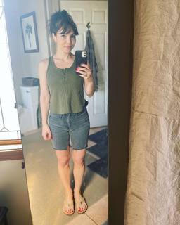 Christina Wren feet photo 4