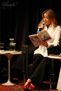 Christine Fernandes feet photo 13