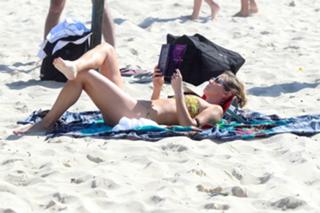 Christine Fernandes feet photo 3