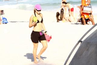 Christine Fernandes feet photo 13