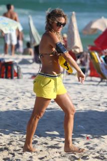 Christine Fernandes feet photo 6