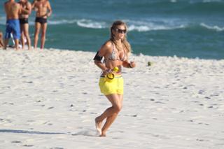 Christine Fernandes feet photo 5