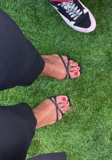 Christine Kelly feet photo 9