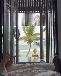 Christine Ko feet photo 10