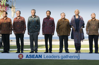Christine Lagarde feet photo 7