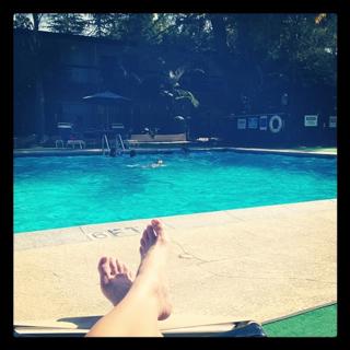 Christine Lakin feet photo thumbnail